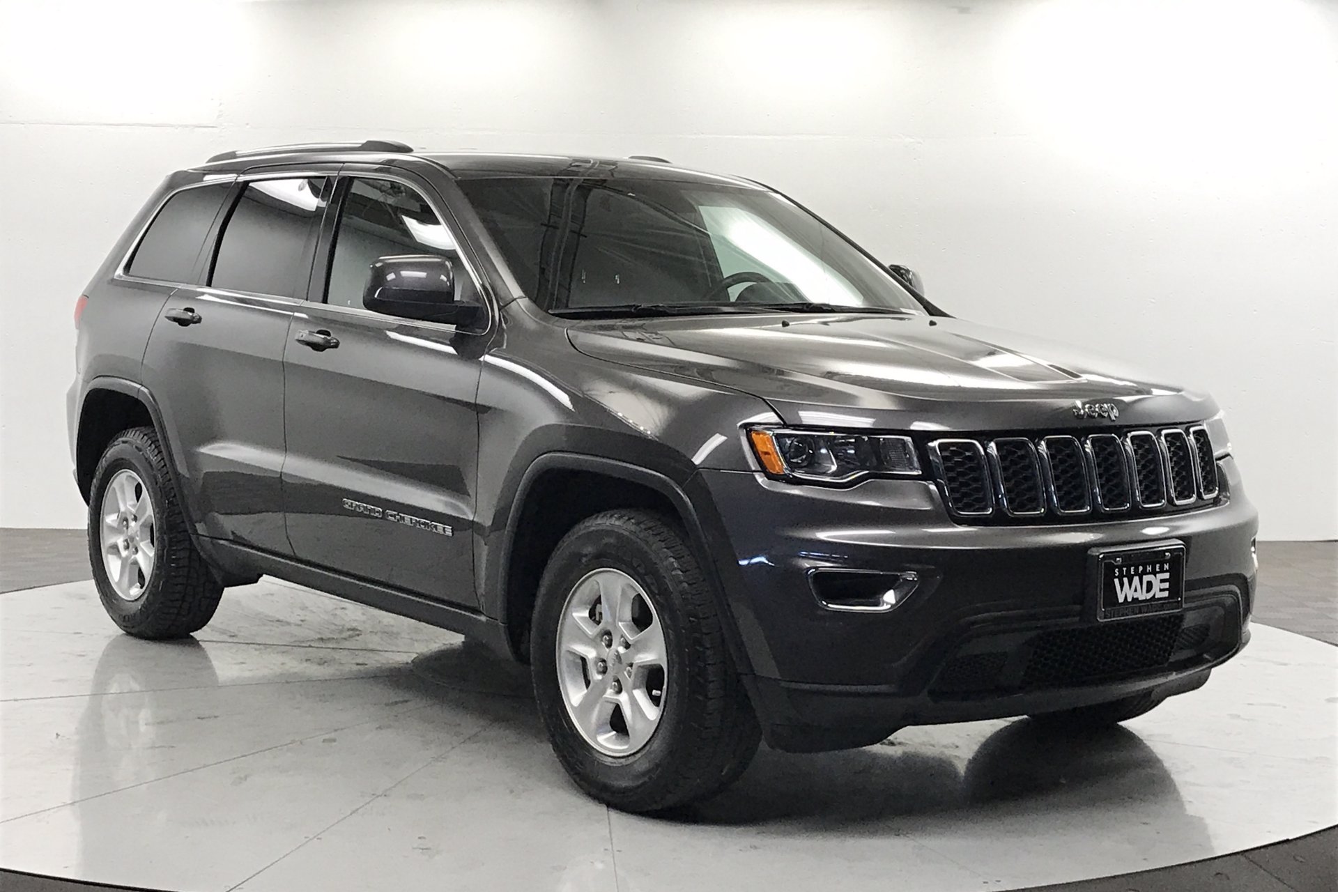 Pre-Owned 2017 Jeep Grand Cherokee Laredo RWD Sport Utility